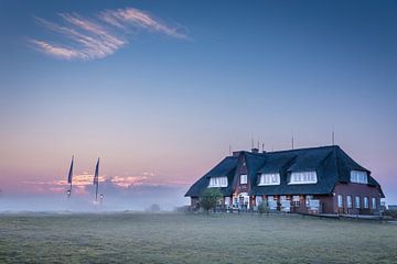 Ausflugslokal Severin`s am Morsumer Kliff am Abend, Sylt von Christian Müringer