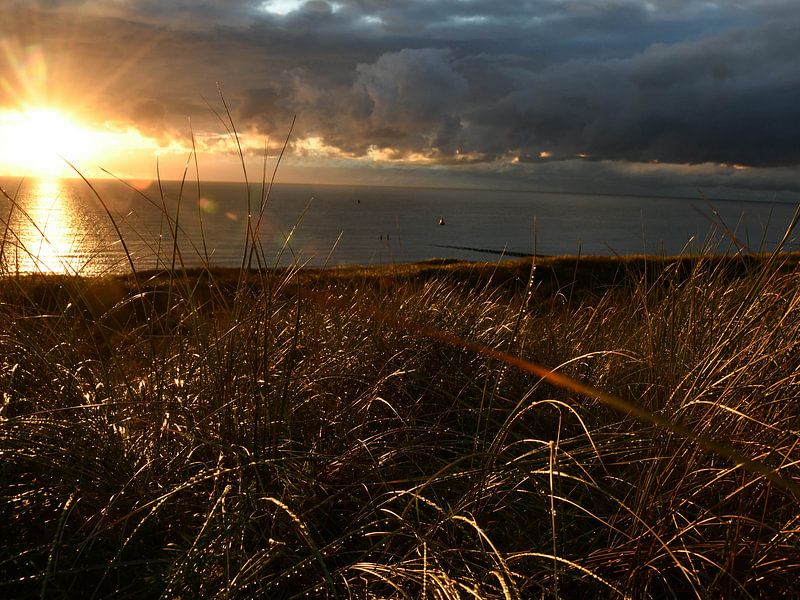 The sun setting in Vlissingen by Remco Rutgers