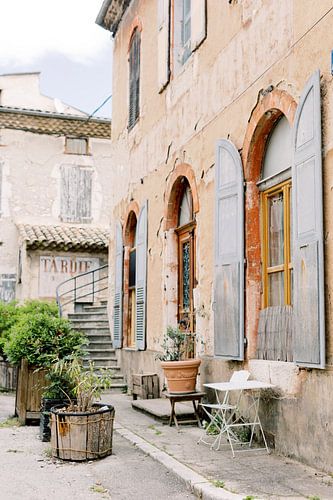 Kleurrijk gebouw in Frankrijk | Reisfotografie wall art print