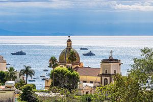 Blick auf Positano an der Amalfiküste in Italien