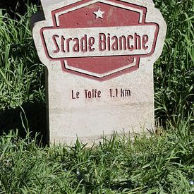Pierre de la Strade Bianche Le Tolfe sur FreddyFinn