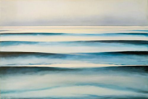 Rustgevend zeezicht met horizon