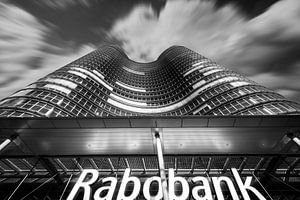 Monochrome Majesteit: Het Rabobank Gebouw in Utrecht van Bart Ros