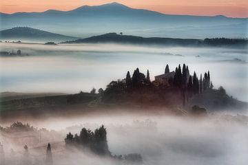Mistig Toscane - Italie van Roy Poots