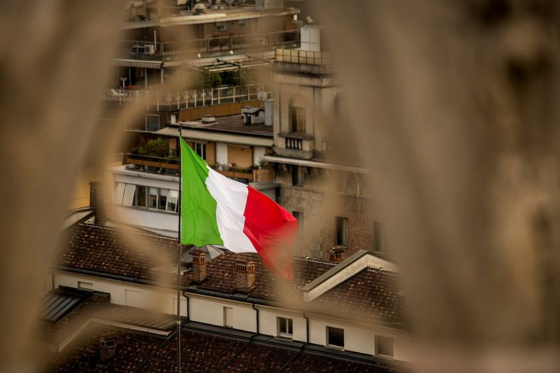 Italienische Flagge in Mailand von Nederlandschap