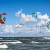 Kitesurfers by Linda Raaphorst