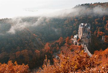 Burg Eltz in de herfst van Eddy Kievit