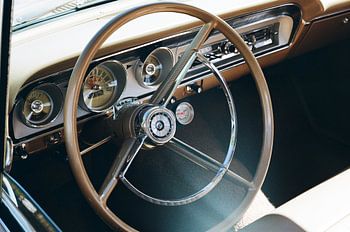 Ford Fairlane Cockpit (Analog-Foto)