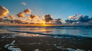 Bewölkter Sonnenuntergang