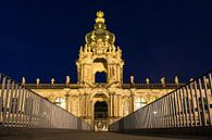 Blick auf den Zwinger in Dresden bei Nacht van Rico Ködder thumbnail