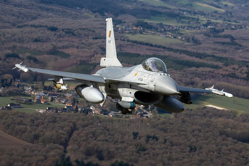 Gros plan sur le F-16AM belge en vol par ross_impress