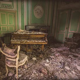abandoned castle - piano sur Joeri Swerts