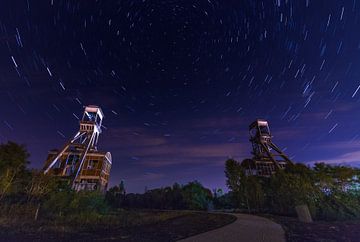 Mijntorens Steenkoolmijn van Eisden met star trails