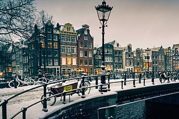 Winter in Amsterdam aan de Brouwersgracht van Tom Elst
