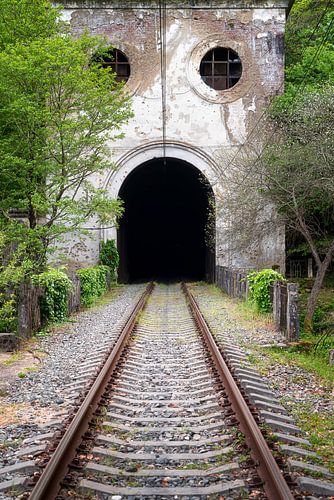 Verlassener Eisenbahntunnel.