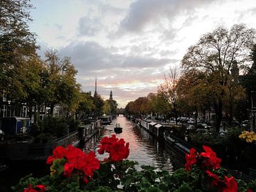 Amsterdam Autumn Sunset van Wiljo van Essen