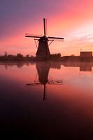 windmolens bij zonsopkomst