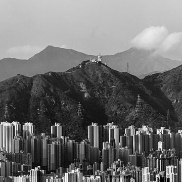 HONG KONG 36 by Tom Uhlenberg