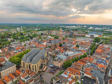 Zwolle van boven tijdens een zomerse zonsondergang van Sjoerd van der Wal Fotografie