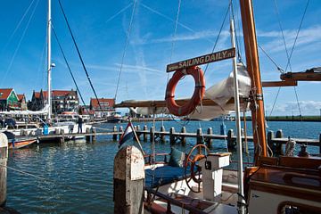 Maritimes Flair im Fischerdorf Volendam von Silva Wischeropp