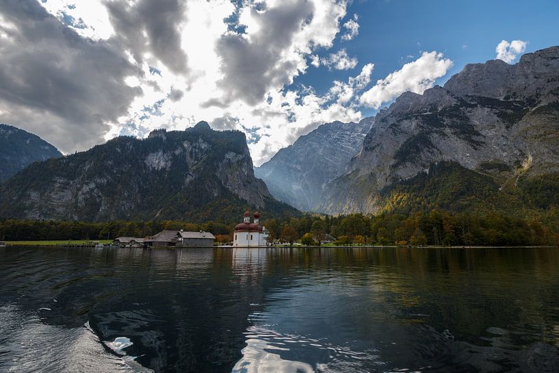 St. Bartolomä am Königssee. par FotovanHenk