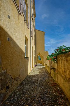 Blick durch die Kirche in Crest France von Peter Bartelings