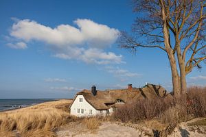 Strand und Deichhaus in Ahrenshoop an der Ostsee