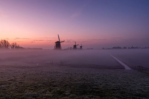 Silhouettes of Leidschendam's three mills