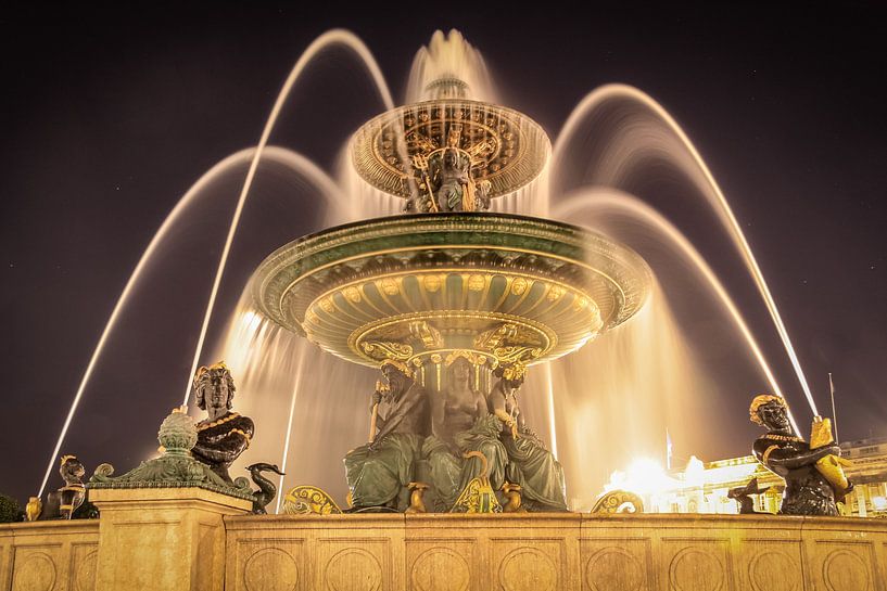 Fountain at Place de la Concorde, Paris by Christian Müringer
