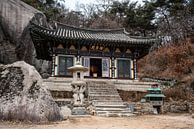 Temple parmi les rochers en Corée du Sud par Mickéle Godderis Aperçu