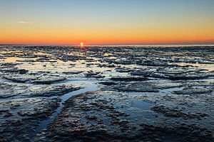 Geulen bij zonsondergang op het Wad van Karla Leeftink