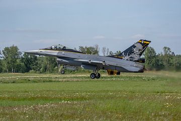 F-16 jubilé caisse de 1 SQN "Stingers". sur Jaap van den Berg