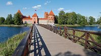 Toegangsbrug naar het kasteel van Trakai in Litouwen