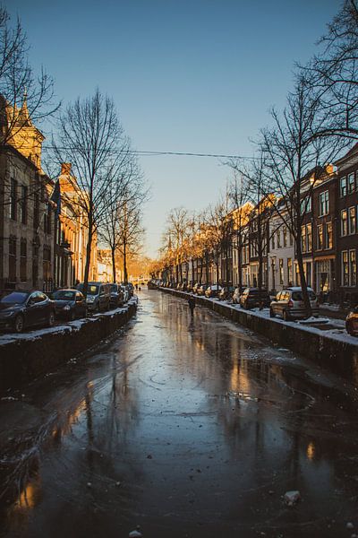 Ice-cold Delft by Paul Schlüter