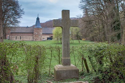 Heavy cross