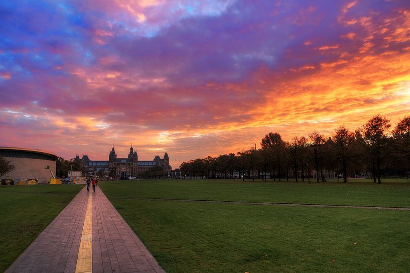 Museumplein Amsterdam zonsopkomst von Dennis van de Water