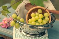 Frische Weiße Weintrauben im Stil von Tanja Riedel Miniaturansicht