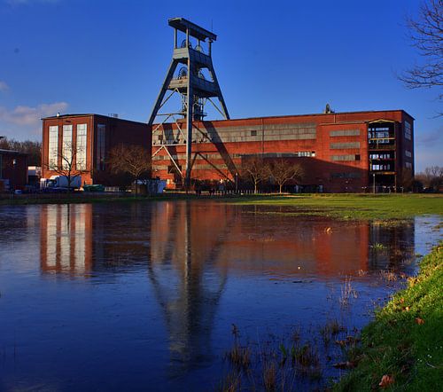 Mine Ewald avec reflet de flaque d'eau