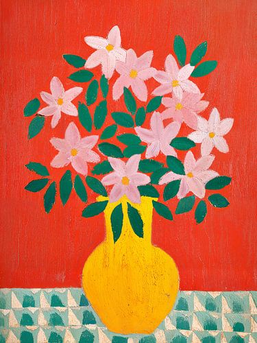 Des fleurs roses dans un vase jaune