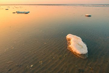 Poolijs en zeelandschap op de zandplaten in de Waddenzee van Sjoerd van der Wal Fotografie