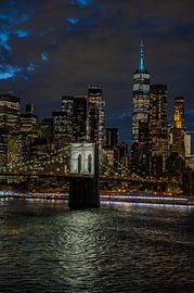 Brooklyn Bridge bij nacht van Karsten Rahn