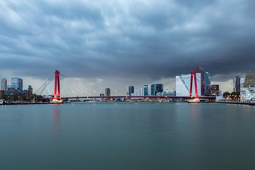 Rotterdam Willemsbrug by Peet de Rouw