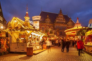 Bremen Christmas market with town hall by Torsten Krüger