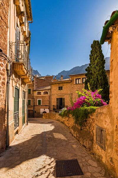 Vieux village idyllique de Fornalutx à Majorque, Espagne par Alex Winter