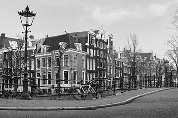 Amsterdamse architectuur, zwart en wit. van Lorena Cirstea
