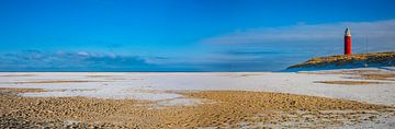 Leuchtturm von Texel im Winter von Roelof van der Schaaf