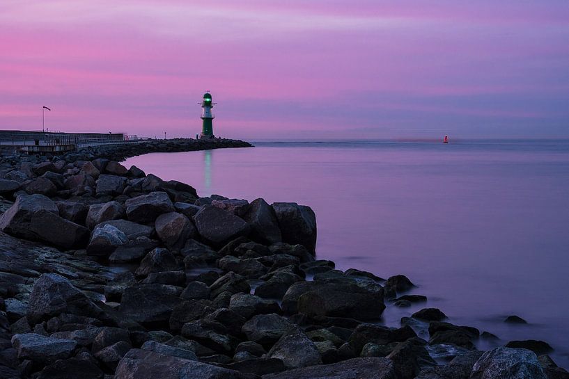 Die Mole in Warnemünde am Abend. par Rico Ködder