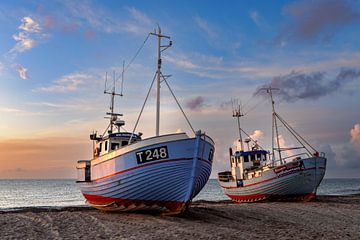 Fishing boats on the beach by Dirk Rüter