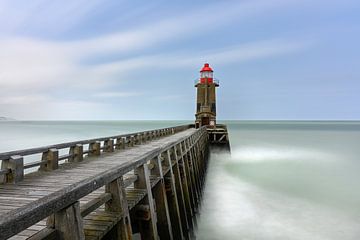 De vuurtoren van Fécamp - Magische kustfoto uit Normandië van Rolf Schnepp