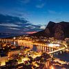 Omis by night van Mark Lenoire